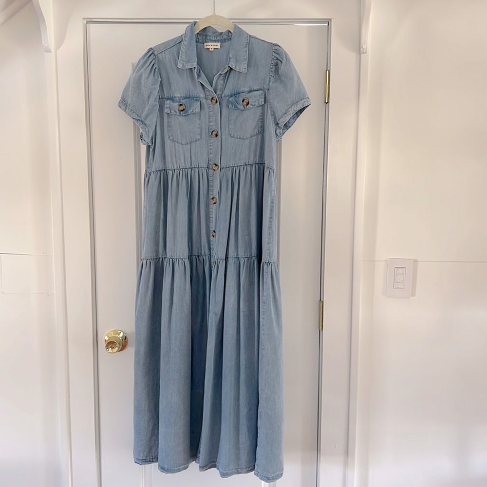 Aaron & Amber Size Small Tiered Button Through Dress in Cotton/Tencel Blue